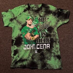 WWE John Cena “The Champ is Here” T Shirt Medium